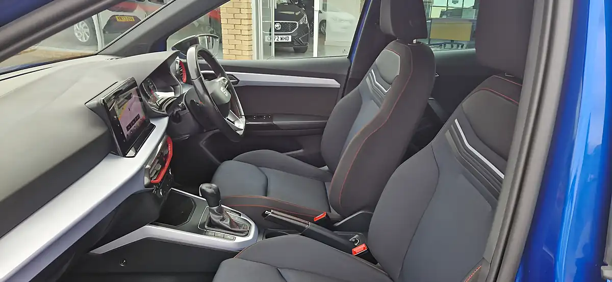 Used 2022 SEAT Arona Fr Blue - Interior and Exterior details 11
