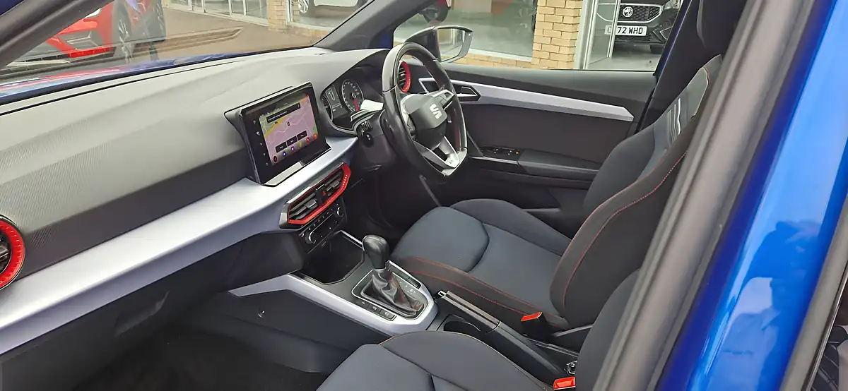 Used 2022 SEAT Arona Fr Blue - Interior and Exterior details 13