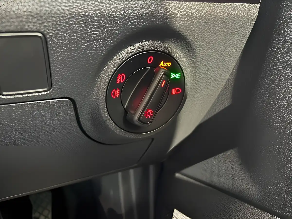 Used 2022 SEAT Arona Fr Edition Black - Interior and Exterior details 17