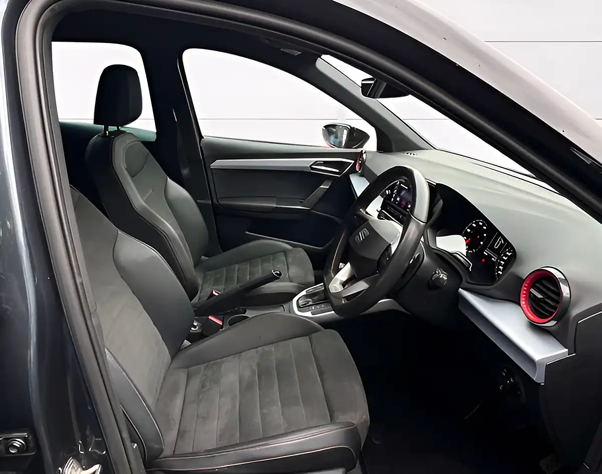 Used 2022 SEAT Arona Fr Edition Grey - Interior and Exterior details 9