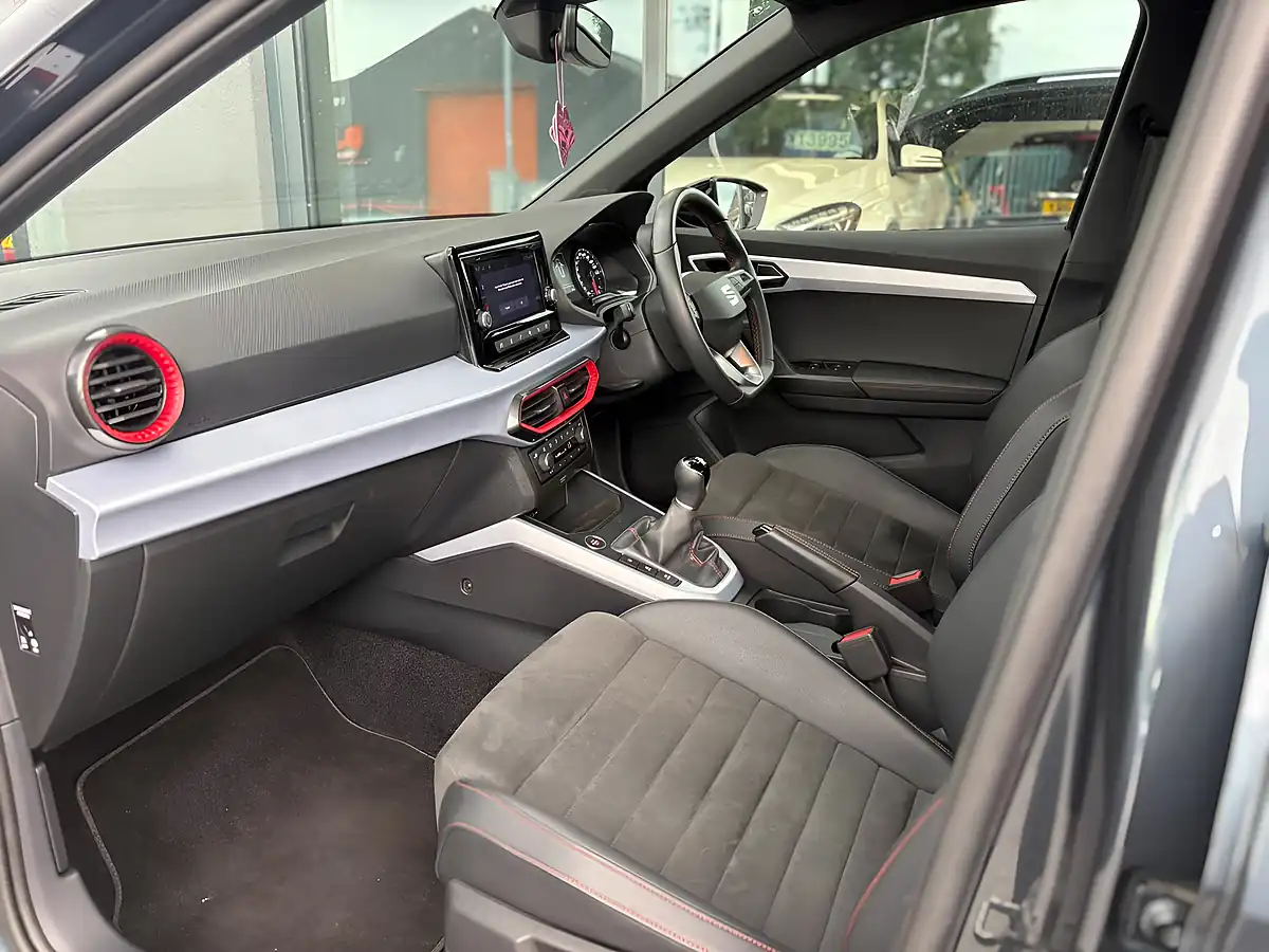 Used 2022 SEAT Arona Fr Edition Grey - Interior and Exterior details 13