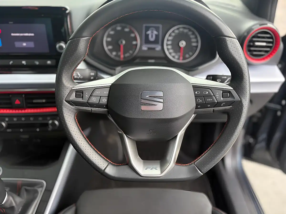 Used 2022 SEAT Arona Fr Edition Grey - Interior and Exterior details 15