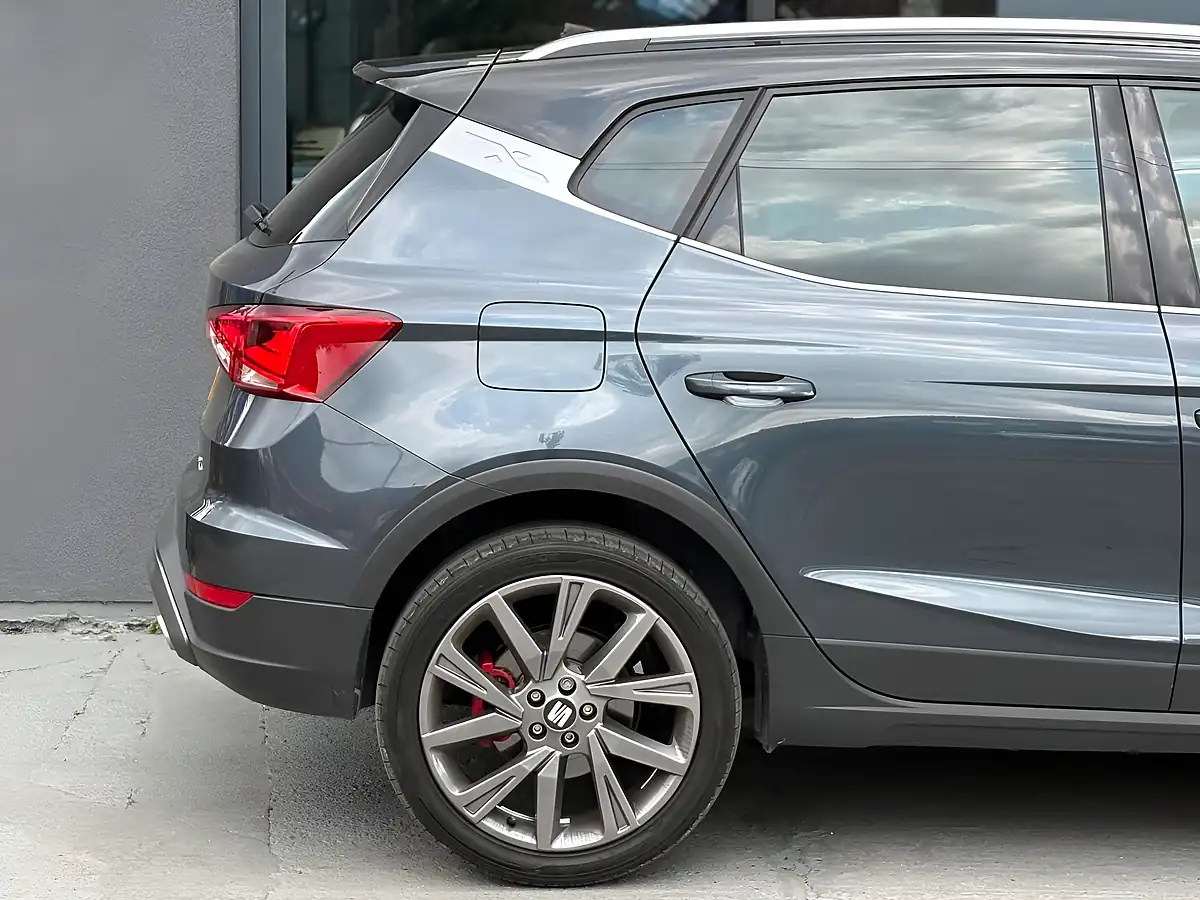Used 2022 SEAT Arona Fr Edition Grey - Interior and Exterior details 9