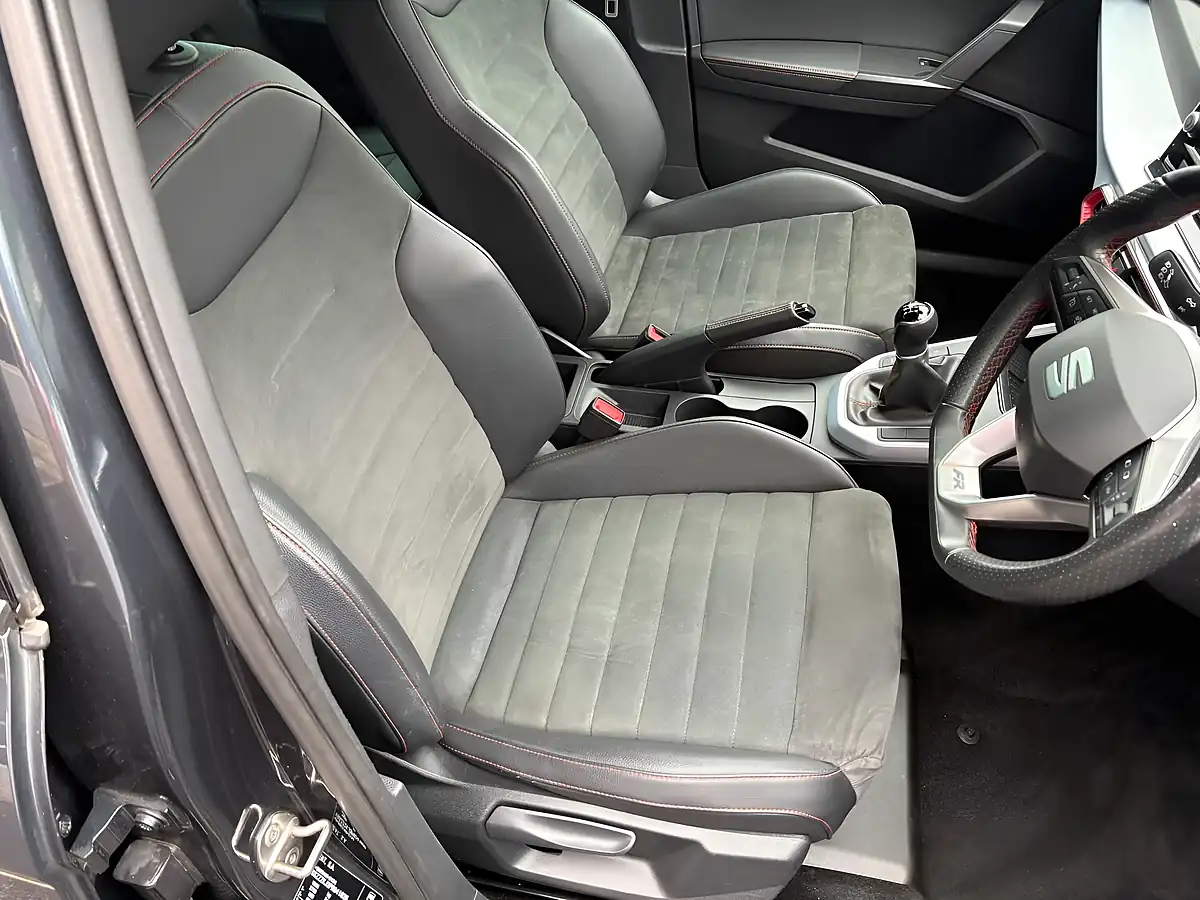 Used 2022 SEAT Arona Fr Edition Grey - Interior and Exterior details 10