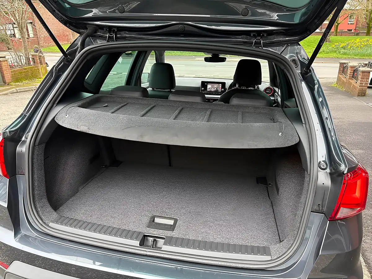 Used 2022 SEAT Arona Fr Edition Grey - Interior and Exterior details 12