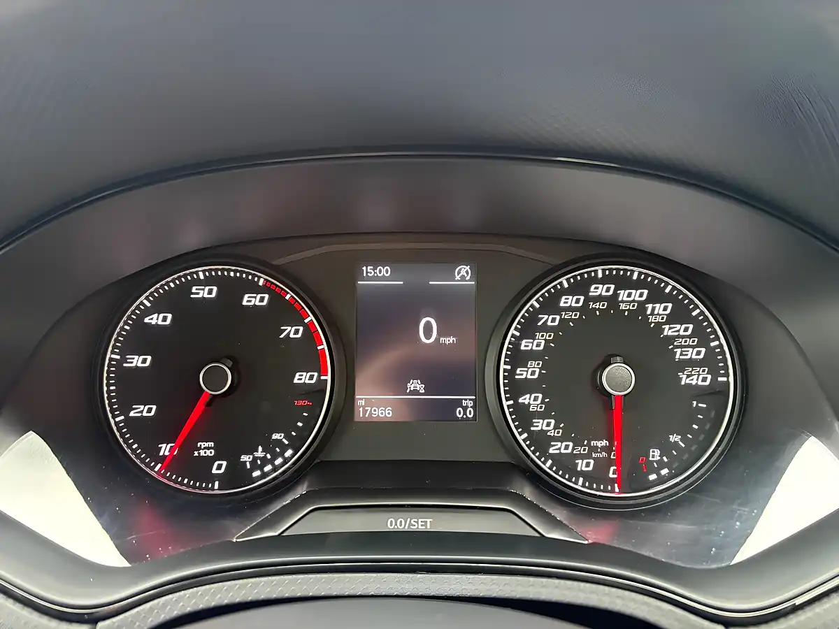 Used 2022 SEAT Arona Fr Edition Grey - Interior and Exterior details 14