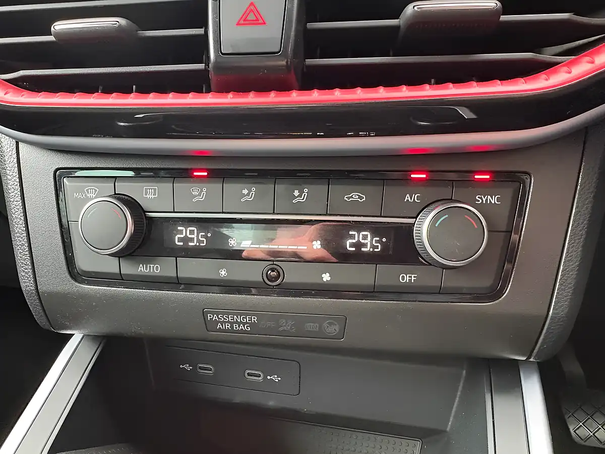 Used 2022 SEAT Arona Fr Edition Grey - Interior and Exterior details 17
