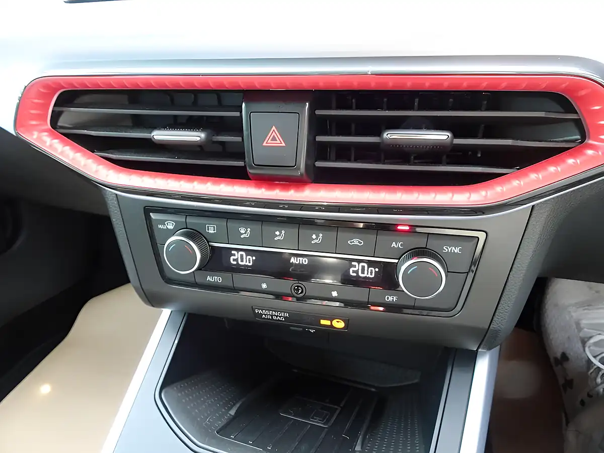 Used 2022 SEAT Arona Fr Midnight Black - Interior and Exterior details 10