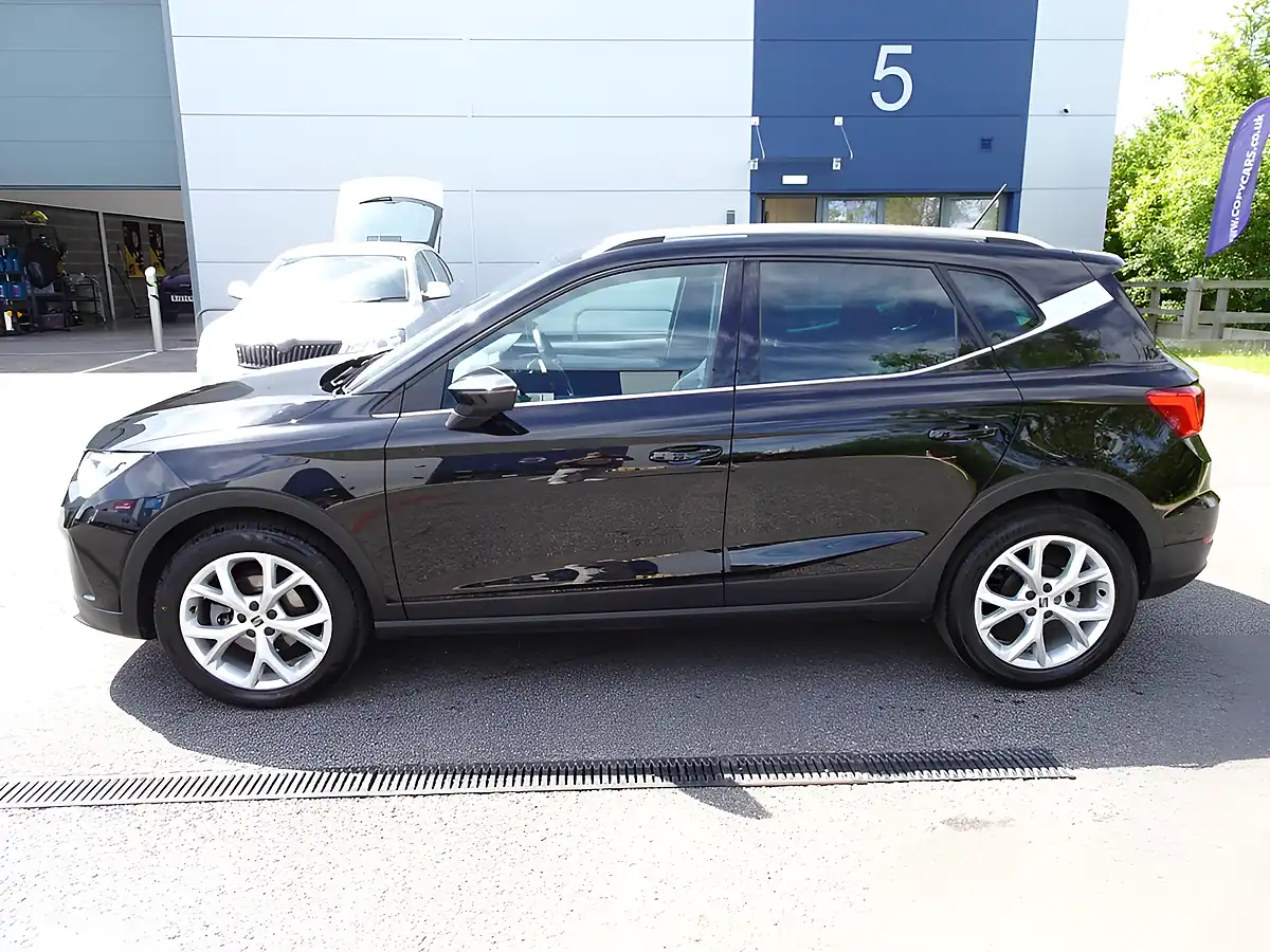 Used 2022 SEAT Arona Fr Midnight Black - Interior and Exterior details 12