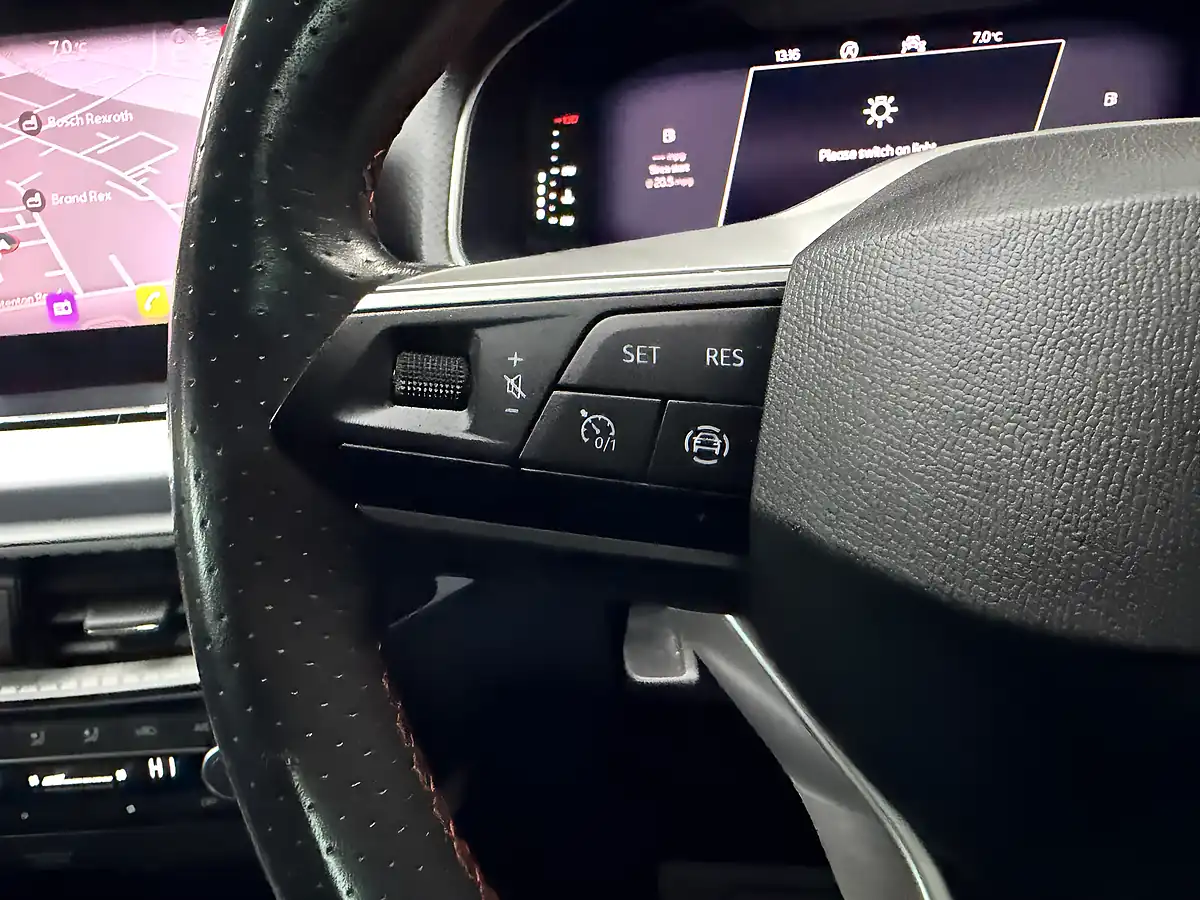 Used 2022 SEAT Arona Fr Sport Grey - Interior and Exterior details 17