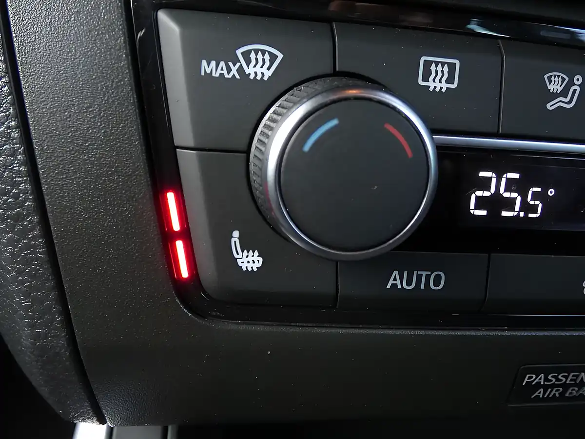 Used 2022 SEAT Arona Fr Sport Nevada White Metallic - Interior and Exterior details 3