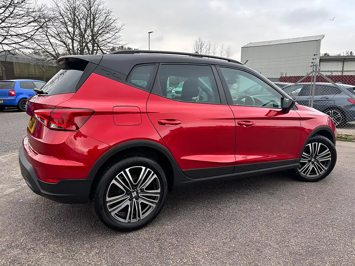 Used 2022 SEAT Arona Se Edition Red - Interior and Exterior details 13