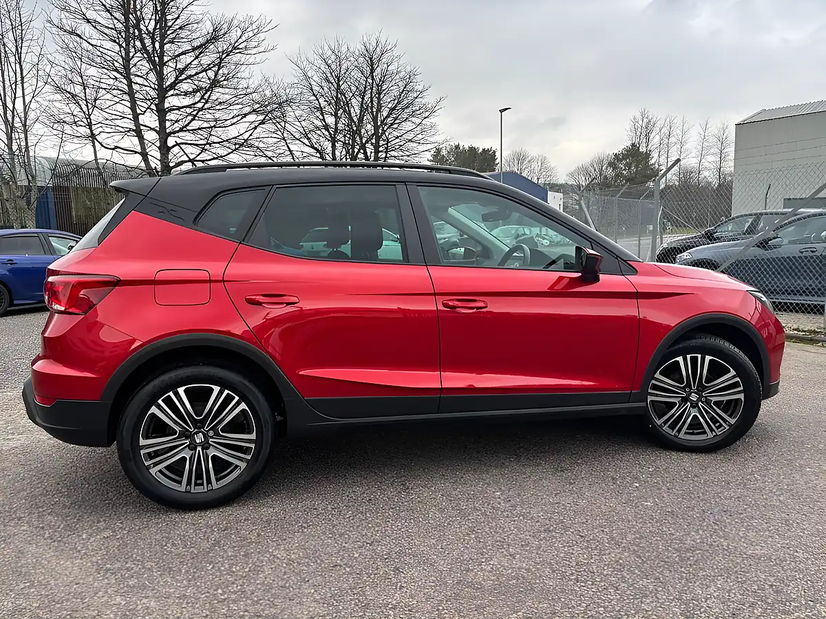 Used 2022 SEAT Arona Se Edition Red - Interior and Exterior details 14
