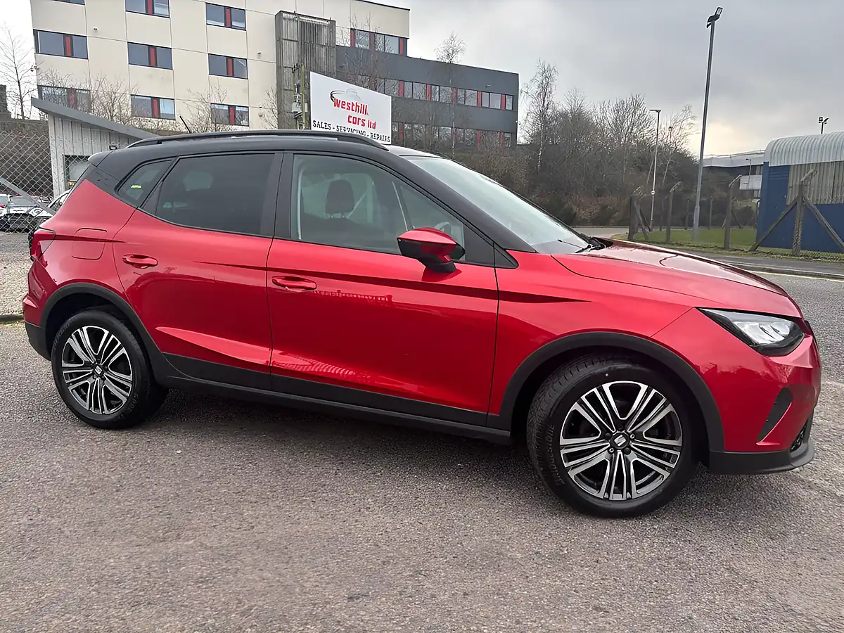 Used 2022 SEAT Arona Se Edition Red - Interior and Exterior details 6