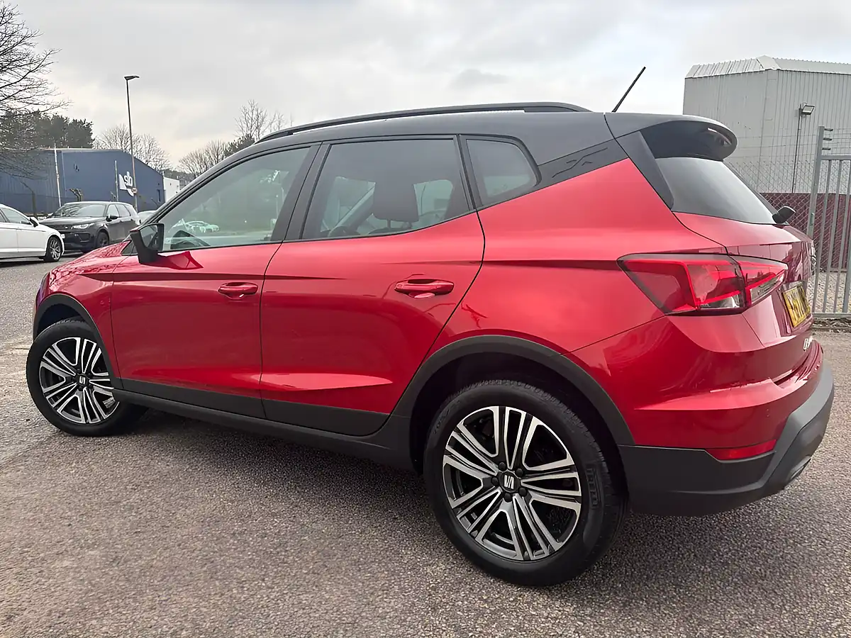 Used 2022 SEAT Arona Se Edition Red - Interior and Exterior details 7
