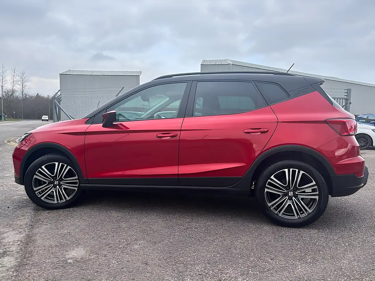 Used 2022 SEAT Arona Se Edition Red - Interior and Exterior details 8