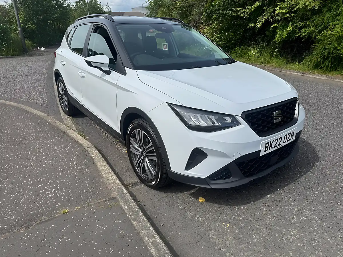 Used 2022 SEAT Arona Se Technology White - Front View
