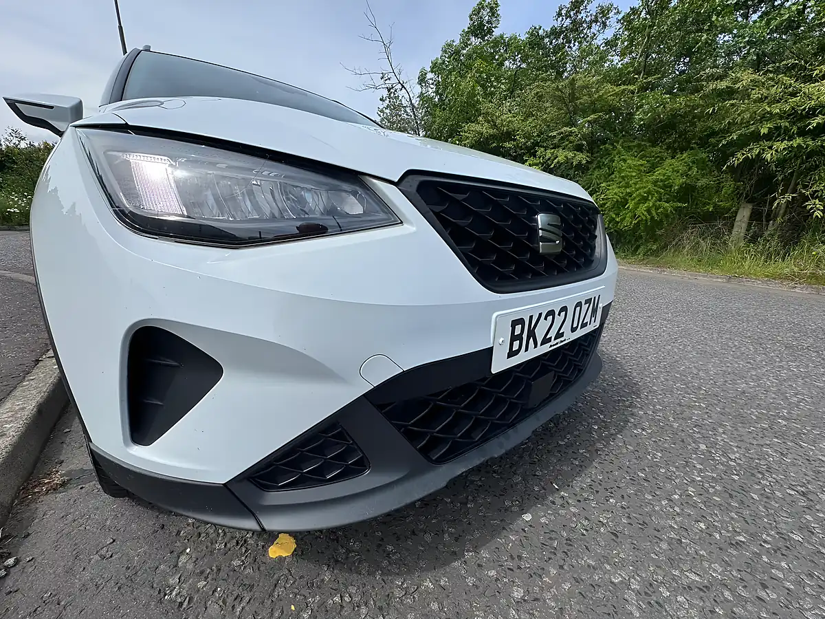 Used 2022 SEAT Arona Se Technology White - Interior and Exterior details 11