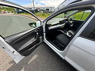 Used 2022 SEAT Arona Se Technology White - Interior and Exterior details 14