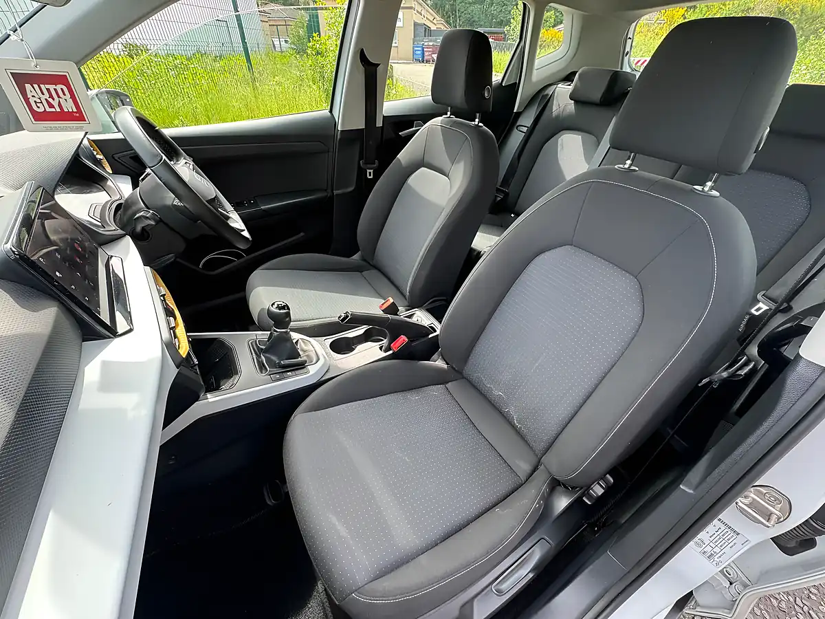 Used 2022 SEAT Arona Se Technology White - Interior and Exterior details 18