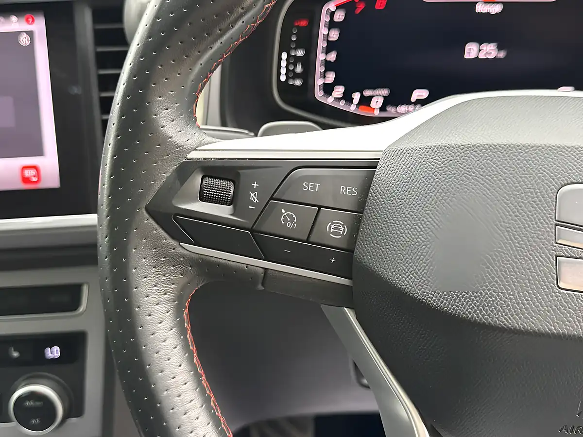Used 2022 SEAT Ateca Fr Sport Red - Interior and Exterior details 13