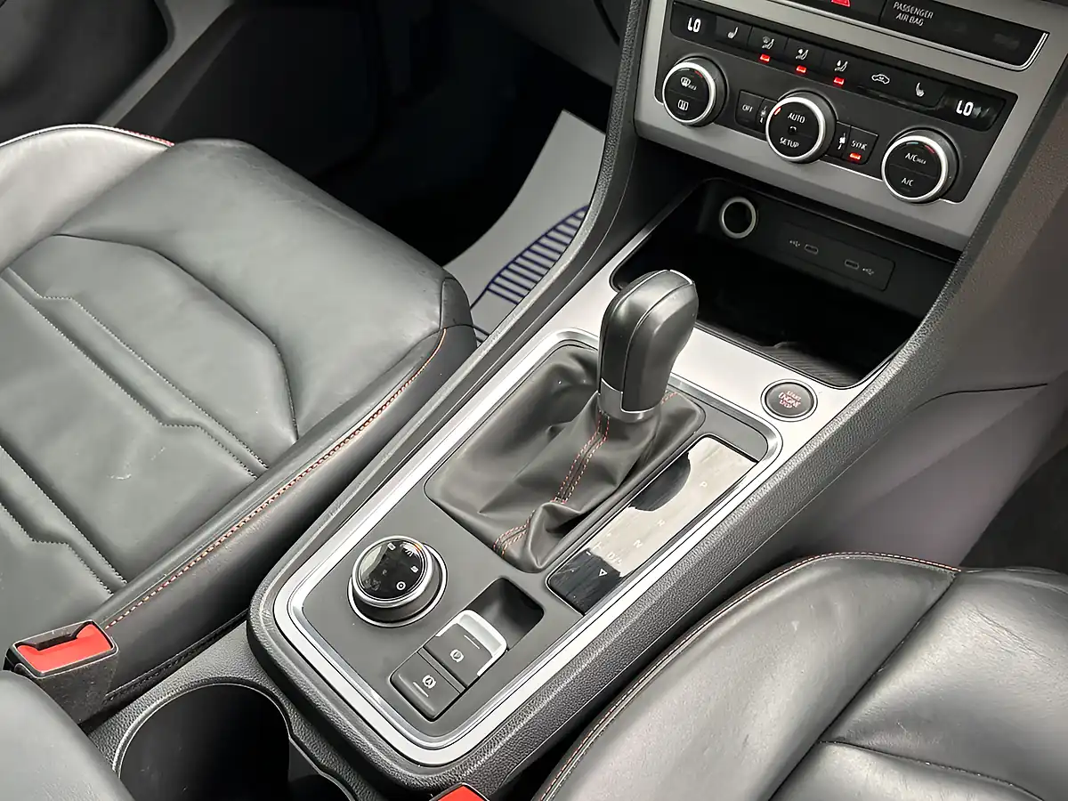 Used 2022 SEAT Ateca Fr Sport Red - Interior and Exterior details 14