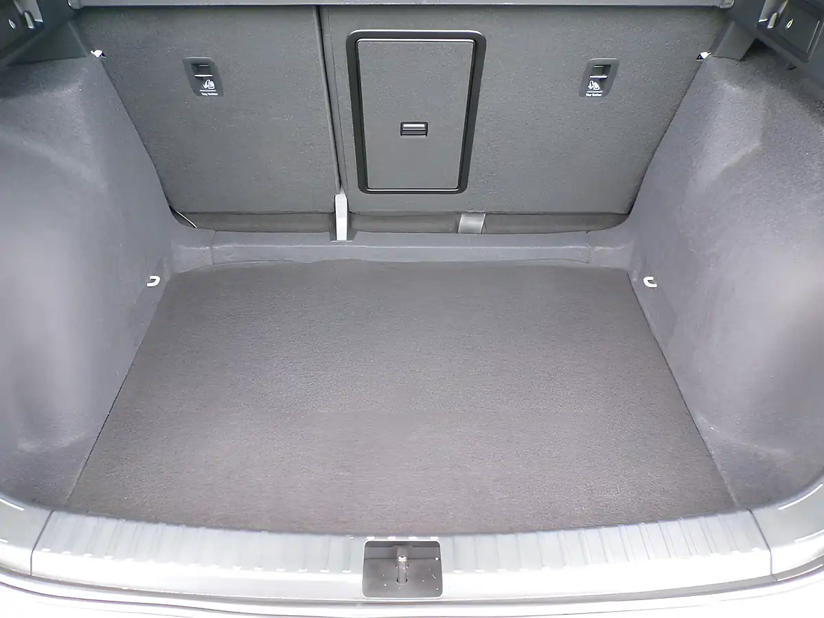 Used 2022 SEAT Ateca Fr White - Interior and Exterior details 11