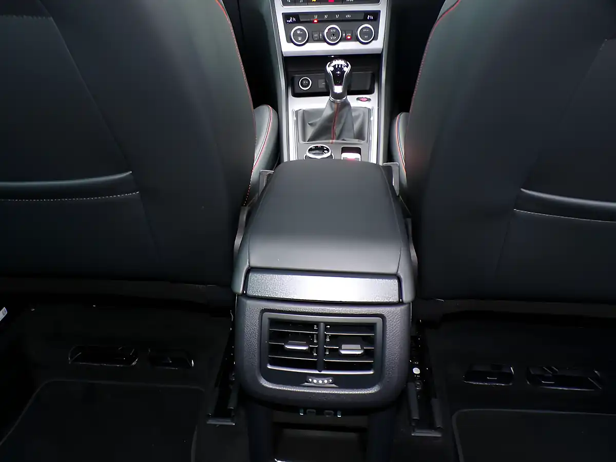 Used 2022 SEAT Ateca Fr White - Interior and Exterior details 18