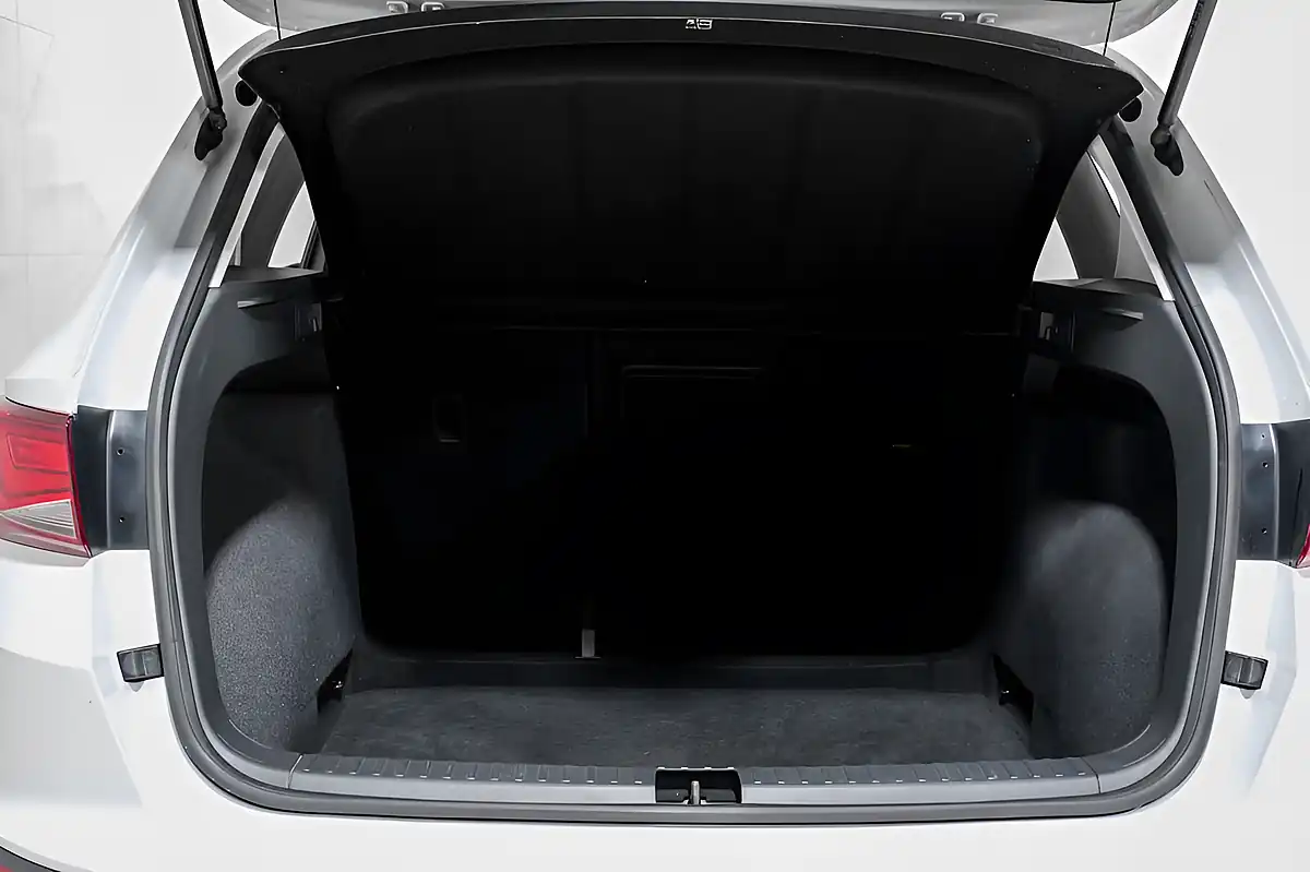 Used 2022 SEAT Ateca Se Technology White - Interior and Exterior details 12