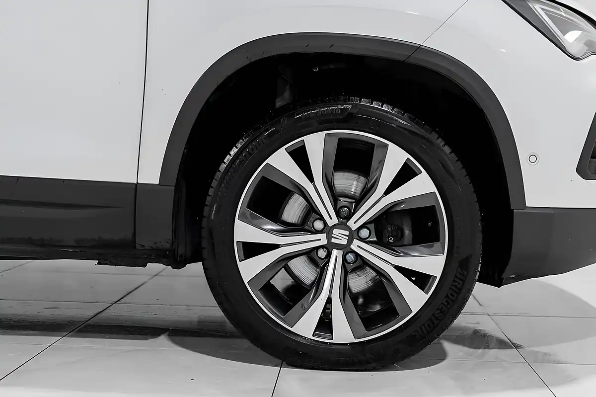 Used 2022 SEAT Ateca Se Technology White - Interior and Exterior details 14