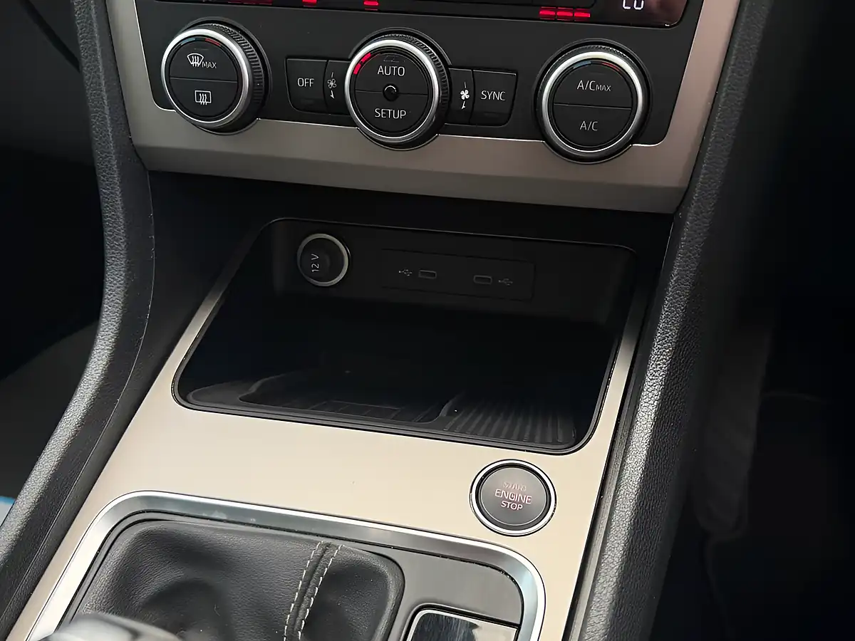 Used 2022 SEAT Ateca Xperience Lux Graphite Grey - Interior and Exterior details 18