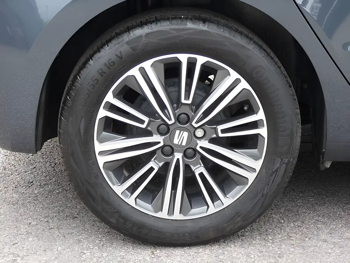 Used 2022 SEAT Ibiza Se Technology Magnetic Tech Grey Metallic - Interior and Exterior details 19