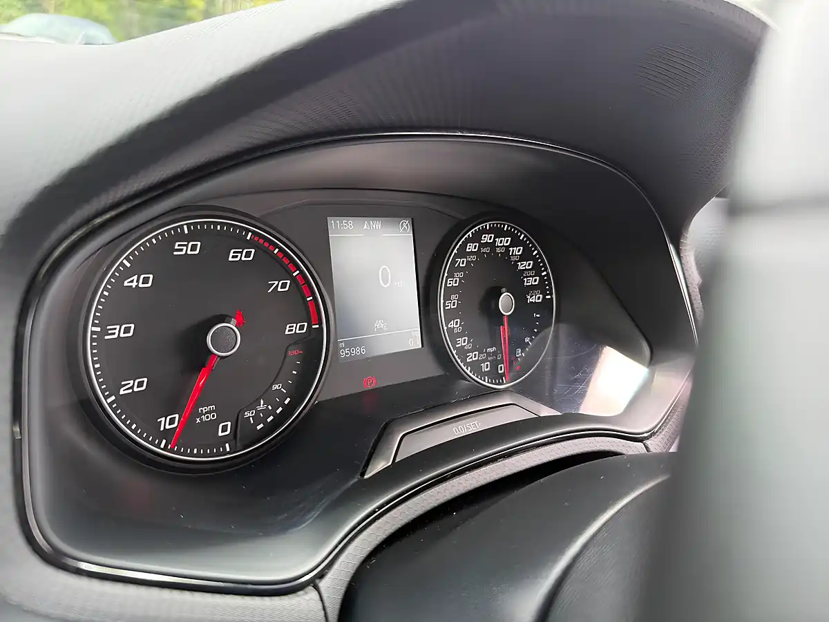 Used 2022 SEAT Ibiza Se Technology White - Interior and Exterior details 16
