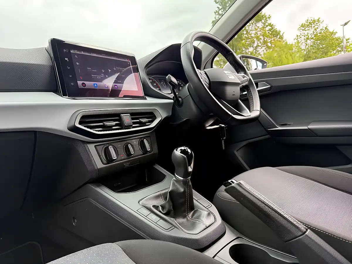 Used 2022 SEAT Ibiza Se Technology White - Interior and Exterior details 9