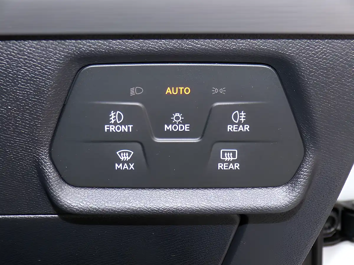 Used 2022 SEAT Leon Fr Sport White - Interior and Exterior details 13