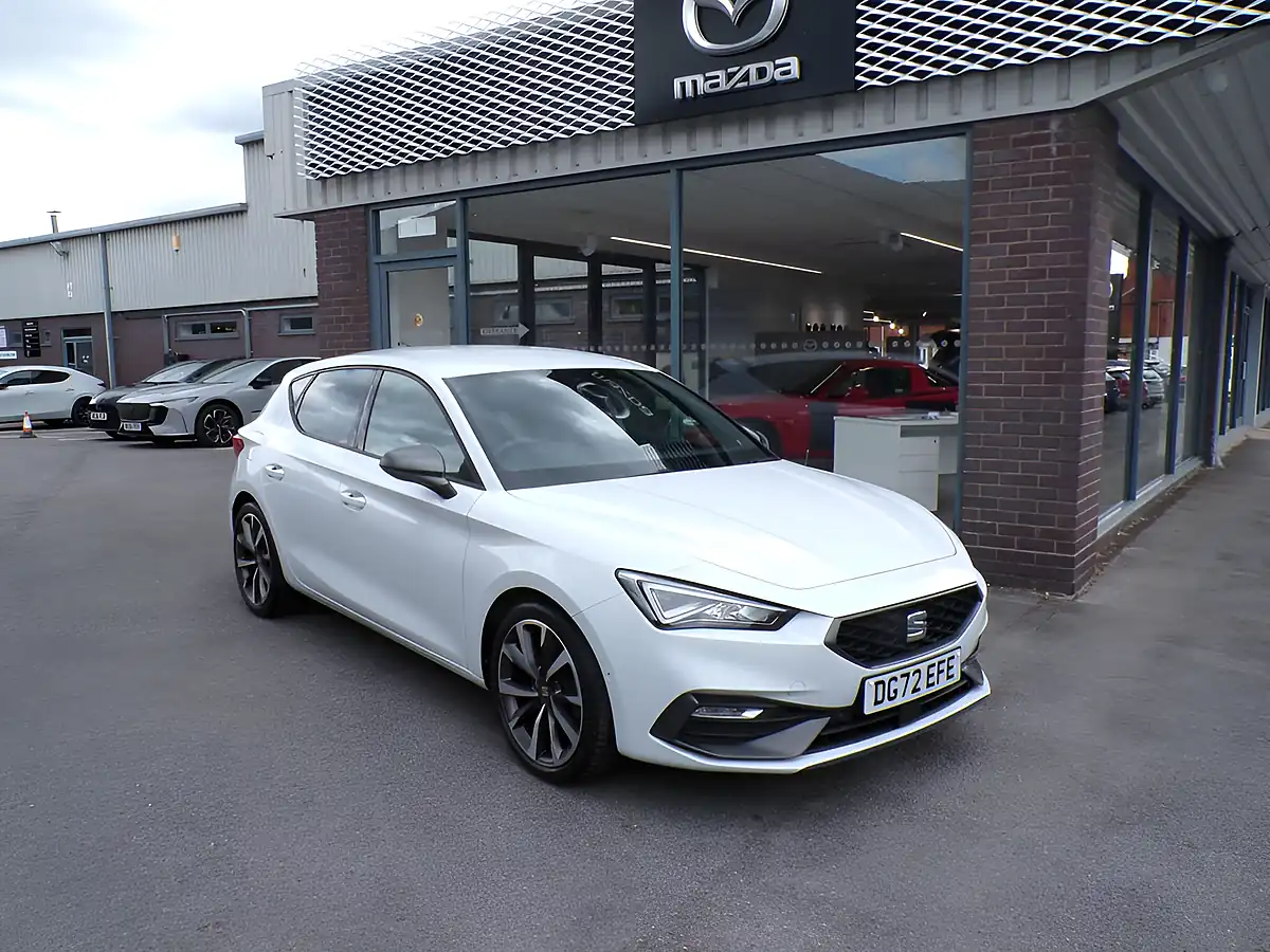 Used 2022 SEAT Leon Fr Sport White - Interior and Exterior details 5