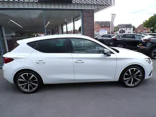 Used 2022 SEAT Leon Fr Sport White - Interior and Exterior details 6