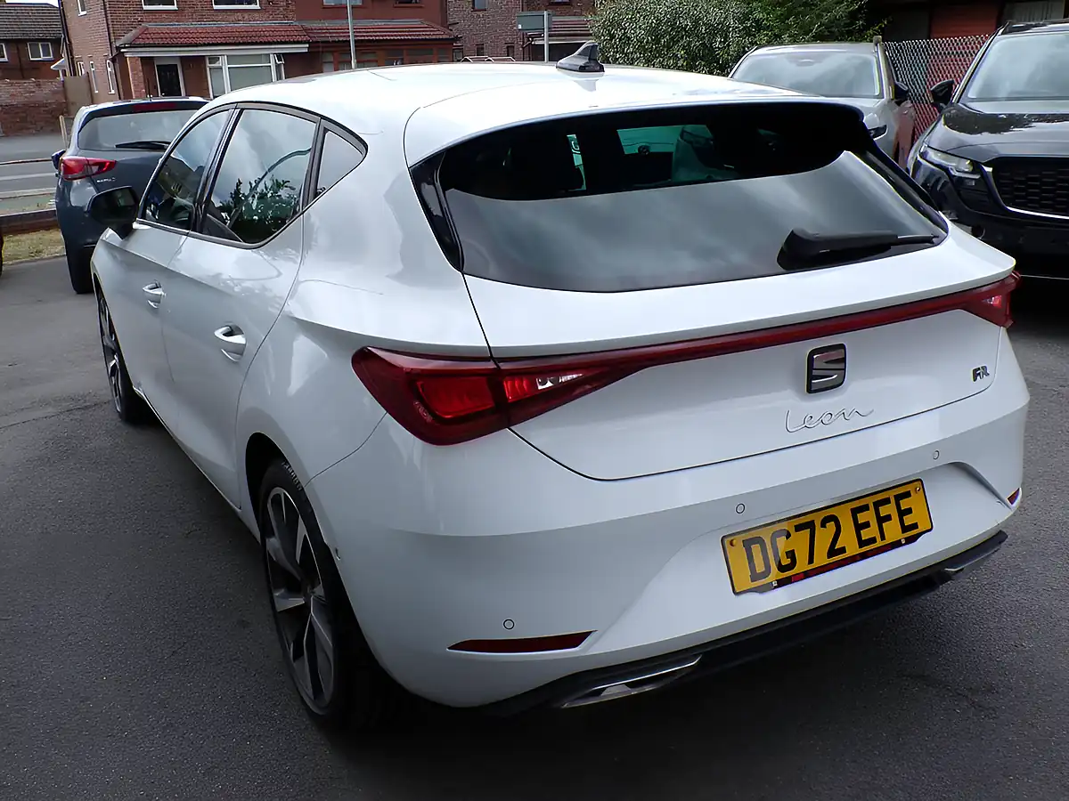Used 2022 SEAT Leon Fr Sport White - Interior and Exterior details 7