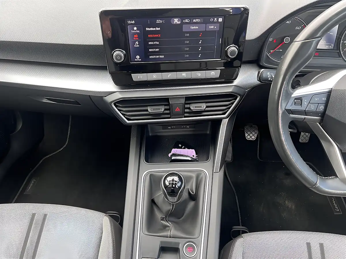 Used 2022 SEAT Leon Se Asphalt Blue Met - Interior and Exterior details 11