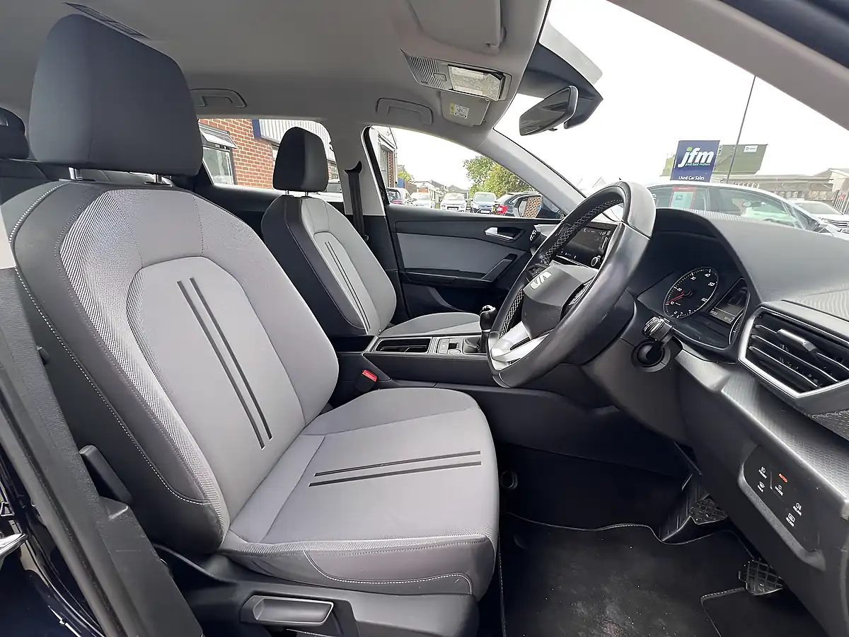 Used 2022 SEAT Leon Se Asphalt Blue Met - Interior and Exterior details 3