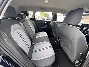 Used 2022 SEAT Leon Se Asphalt Blue Met - Interior and Exterior details 4