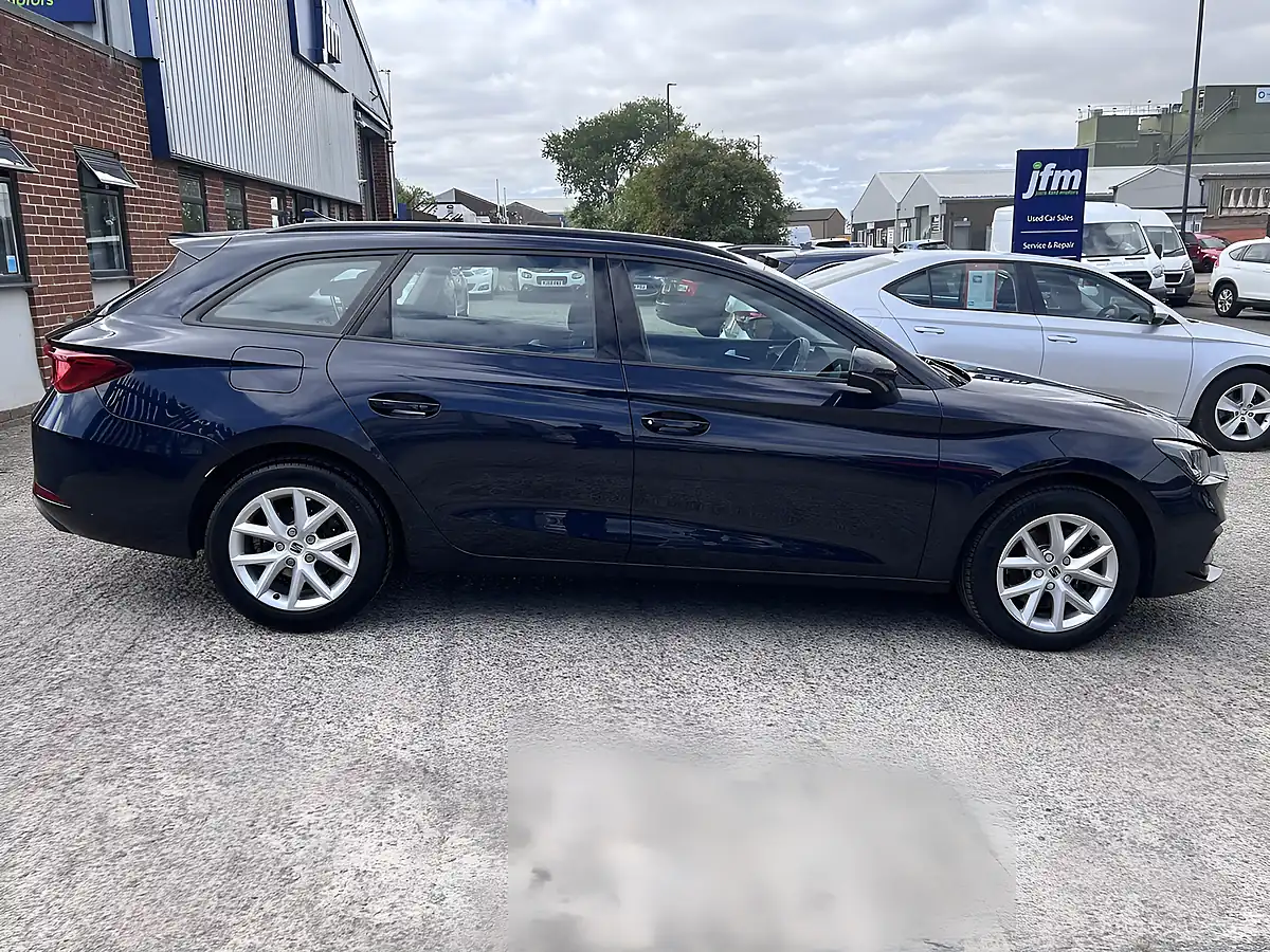 Used 2022 SEAT Leon Se Asphalt Blue Met - Interior and Exterior details 5
