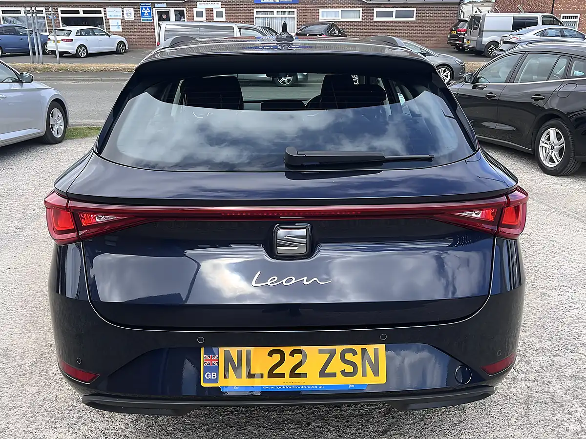 Used 2022 SEAT Leon Se Asphalt Blue Met - Interior and Exterior details 7