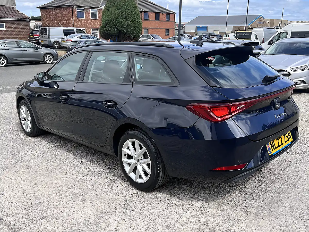 Used 2022 SEAT Leon Se Asphalt Blue Met - Interior and Exterior details 8