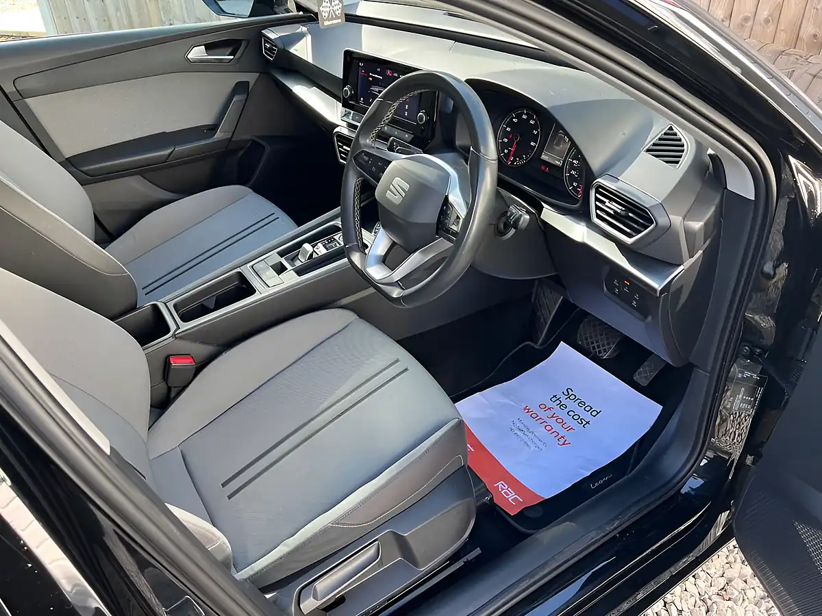 Used 2022 SEAT Leon Se Black - Interior and Exterior details 12