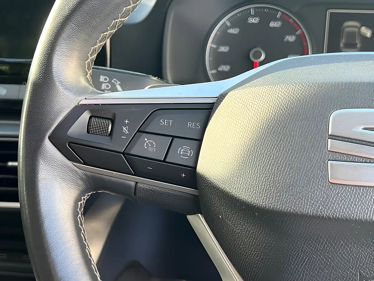 Used 2022 SEAT Leon Se Black - Interior and Exterior details 13