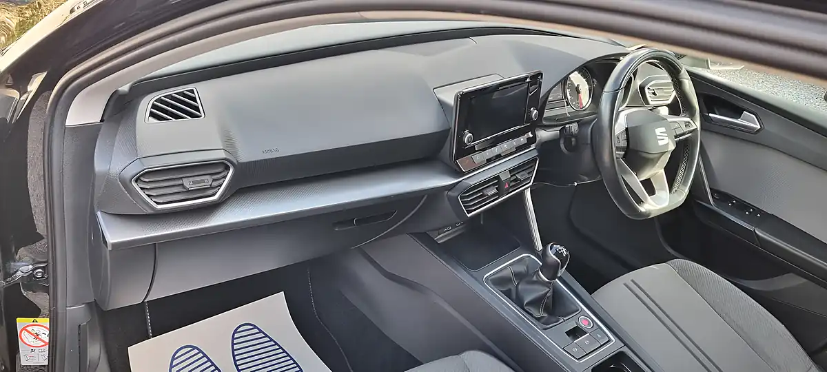 Used 2022 SEAT Leon Se Black - Interior and Exterior details 13