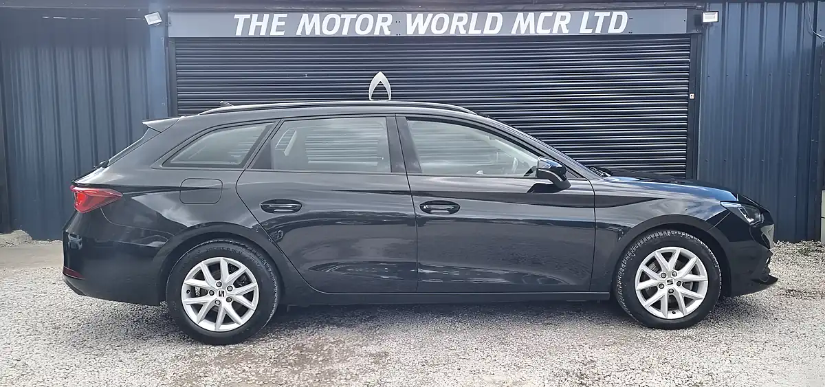 Used 2022 SEAT Leon Se Black - Interior and Exterior details 6
