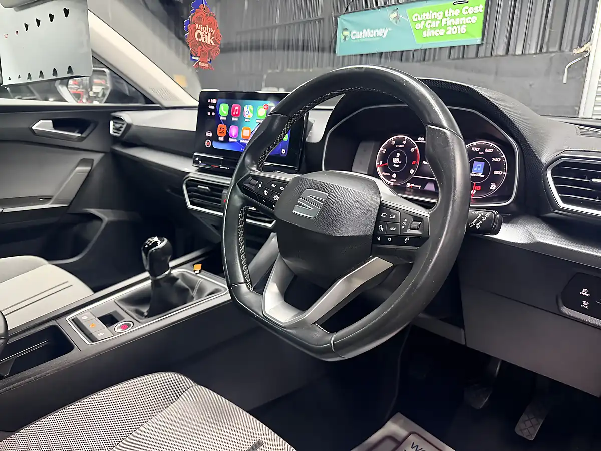 Used 2022 SEAT Leon Se Dynamic Blue - Interior and Exterior details 17