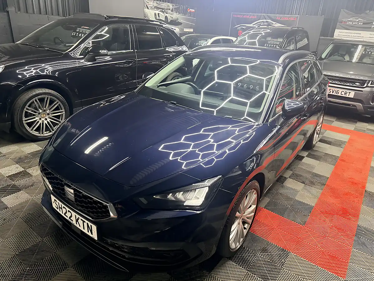 Used 2022 SEAT Leon Se Dynamic Blue - Interior and Exterior details 4